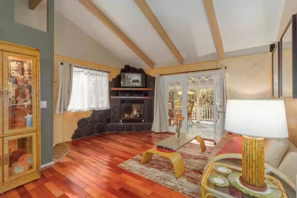 Hau'Oli Place Tiki Cottage In Волкано Экстерьер фото